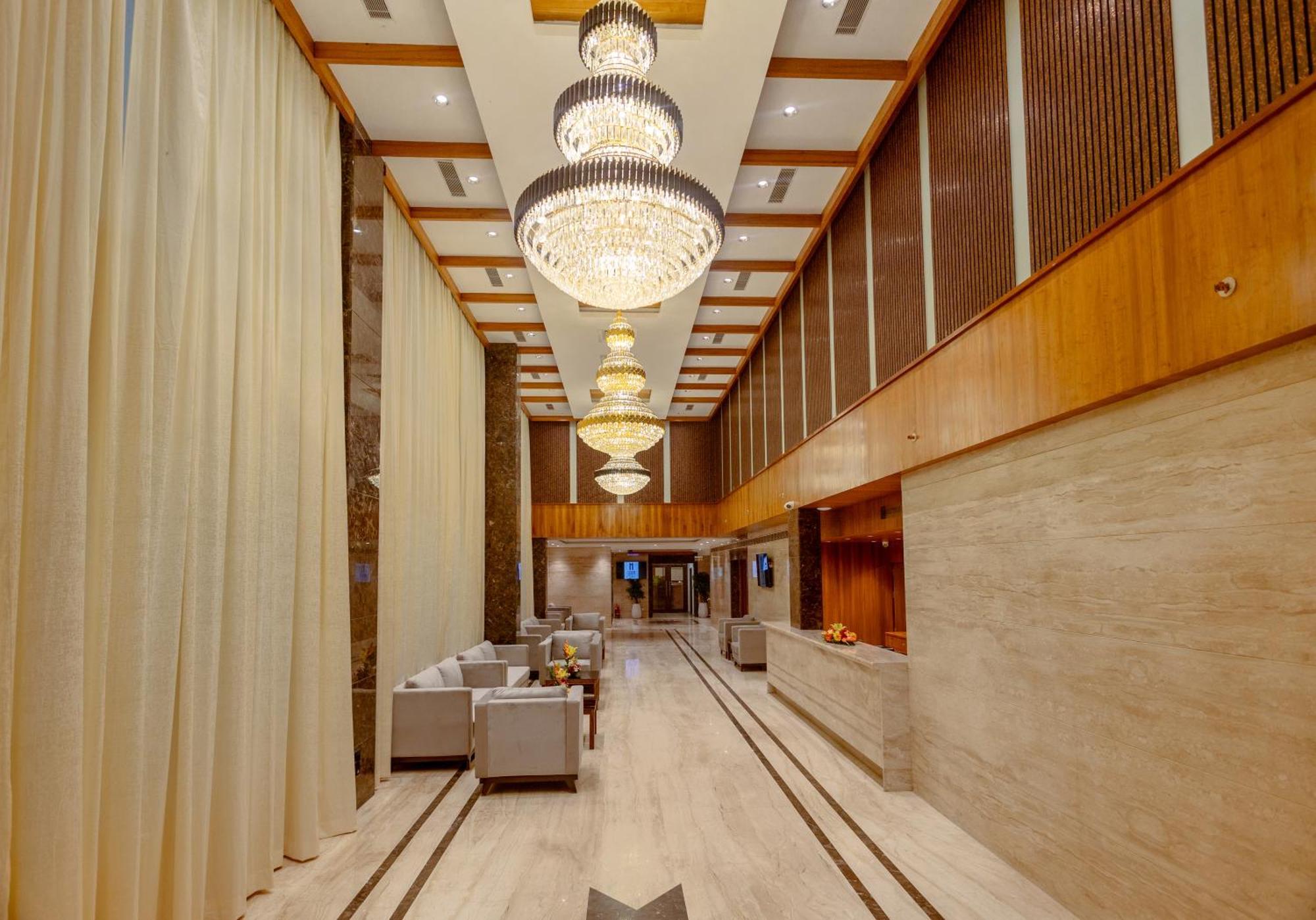 Icon Grand Hotel By Bhagini Bangalore Exterior foto