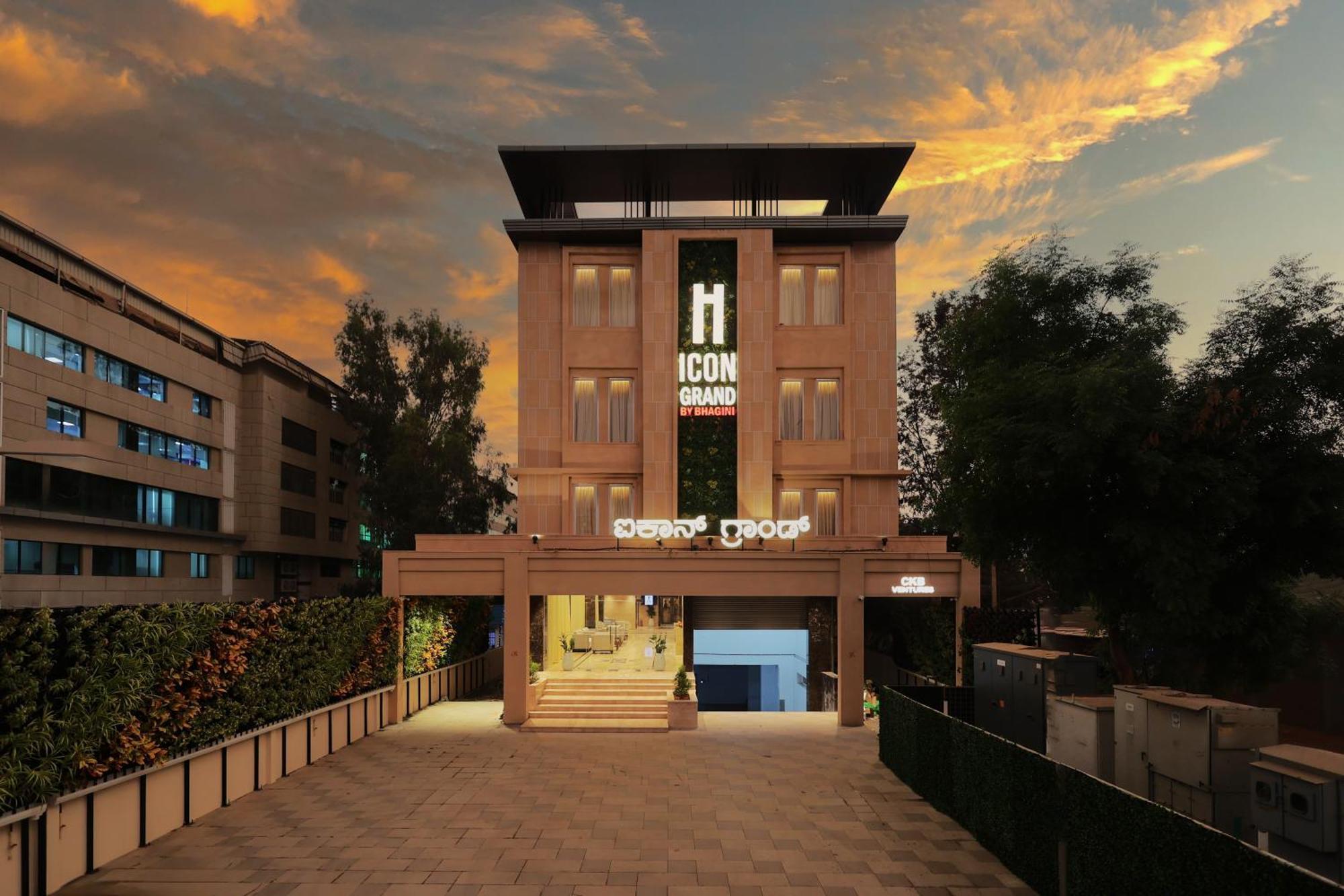 Icon Grand Hotel By Bhagini Bangalore Exterior foto