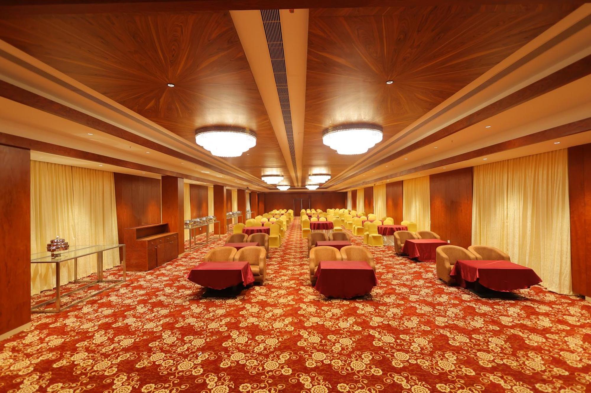 Icon Grand Hotel By Bhagini Bangalore Exterior foto
