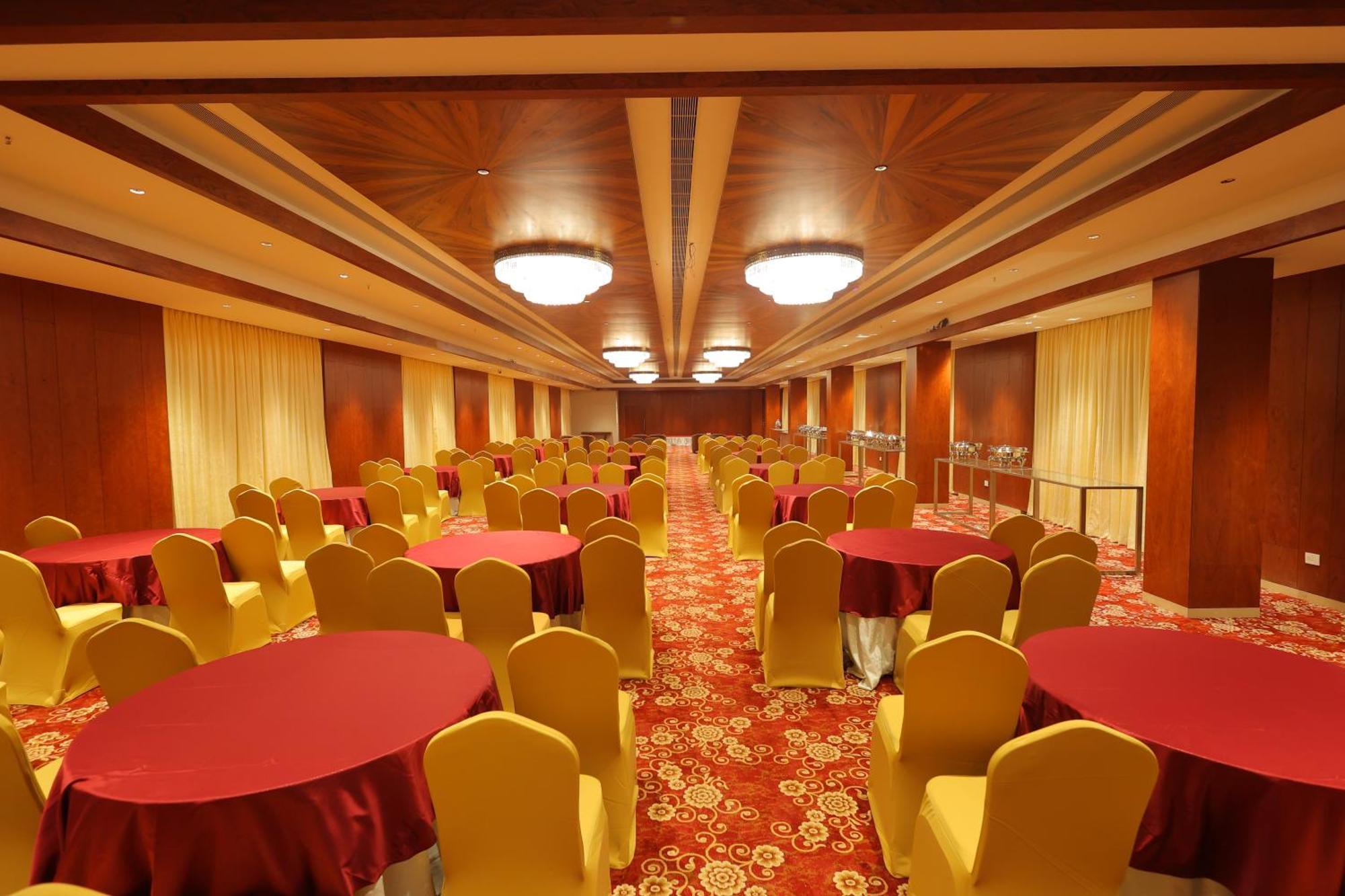 Icon Grand Hotel By Bhagini Bangalore Exterior foto