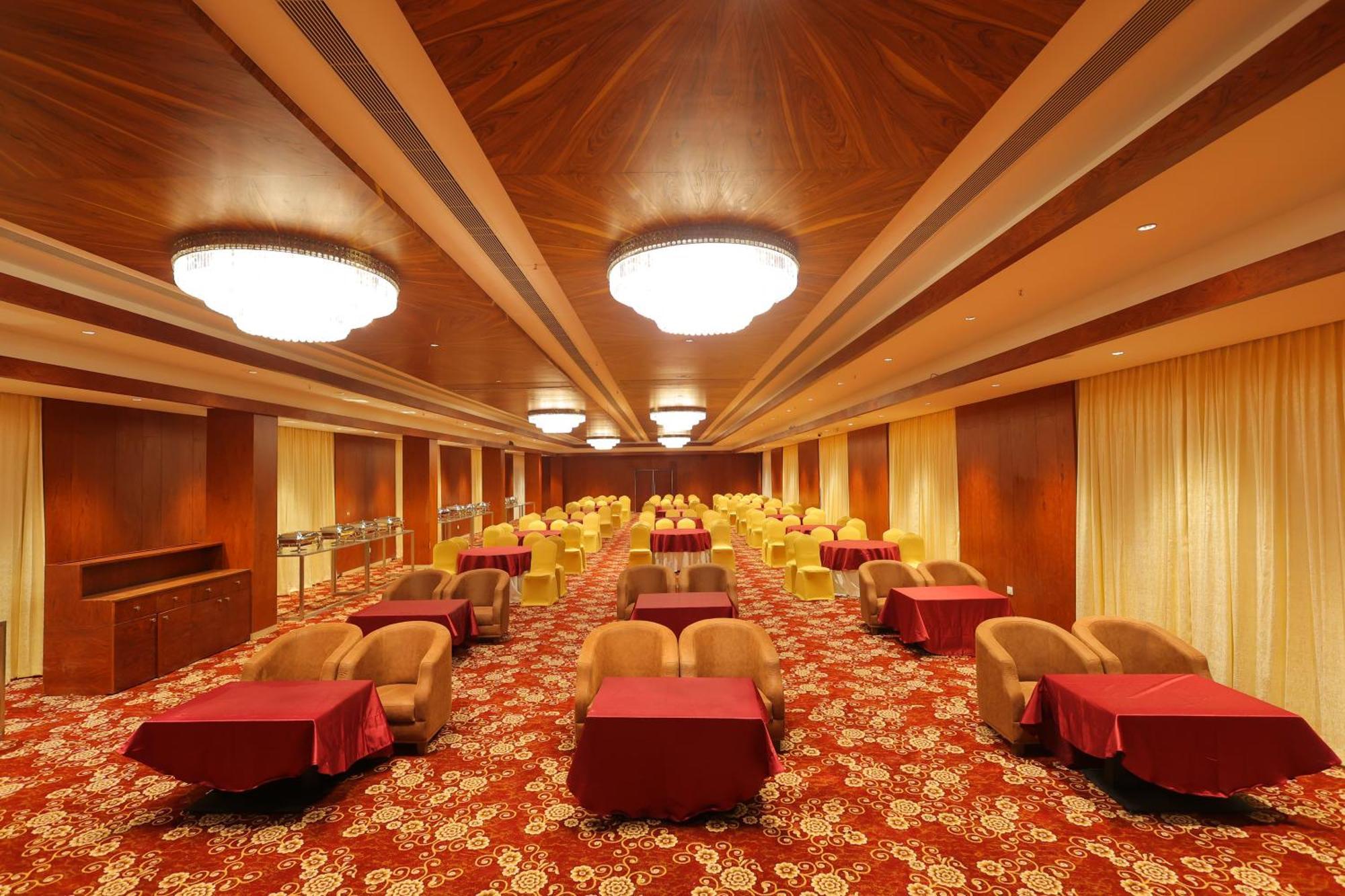Icon Grand Hotel By Bhagini Bangalore Exterior foto