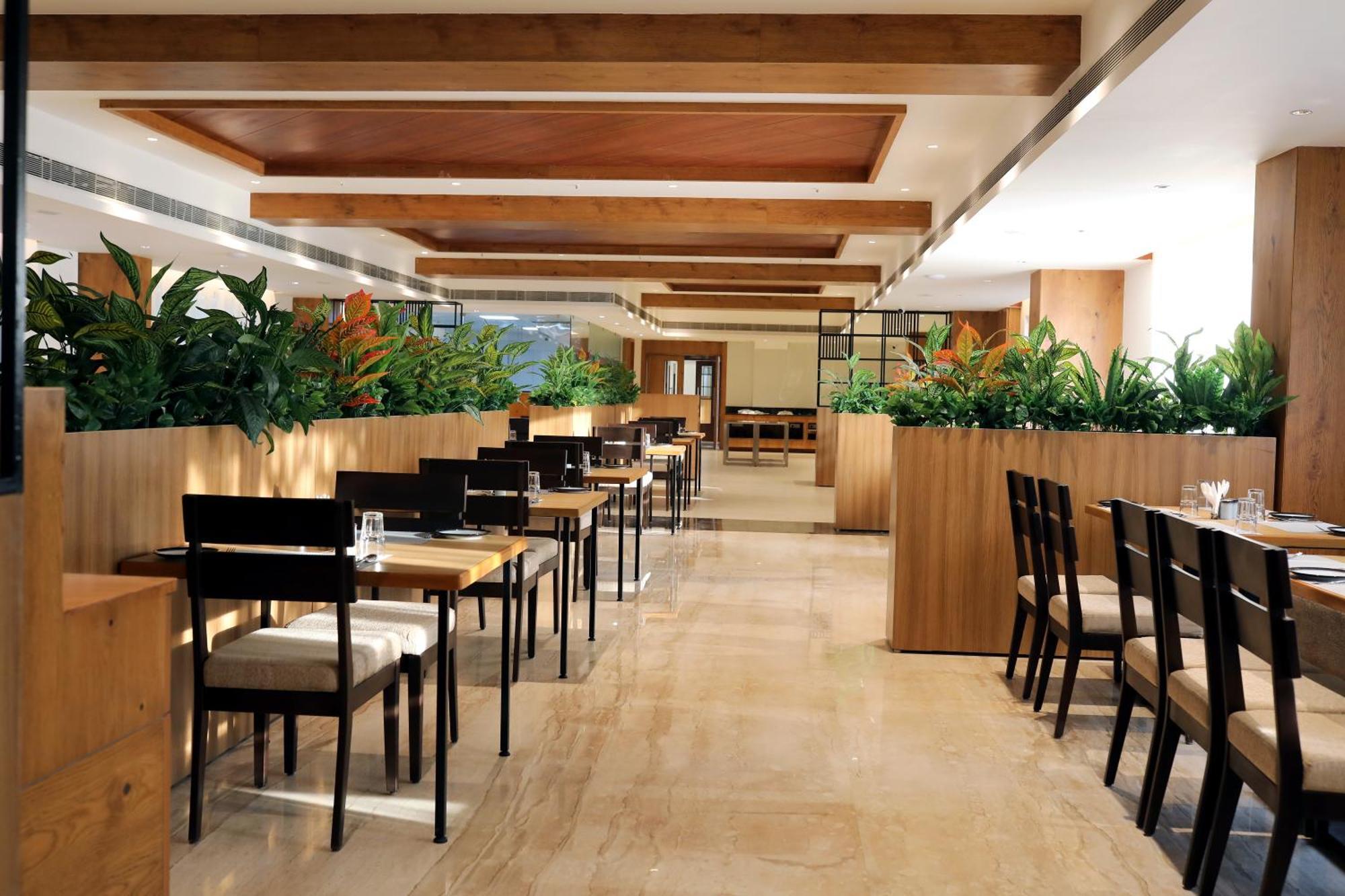 Icon Grand Hotel By Bhagini Bangalore Exterior foto