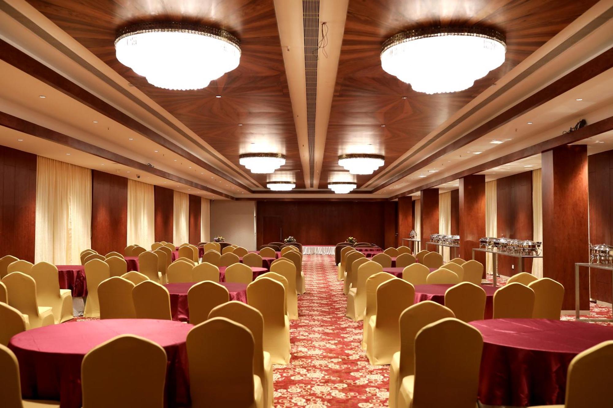 Icon Grand Hotel By Bhagini Bangalore Exterior foto